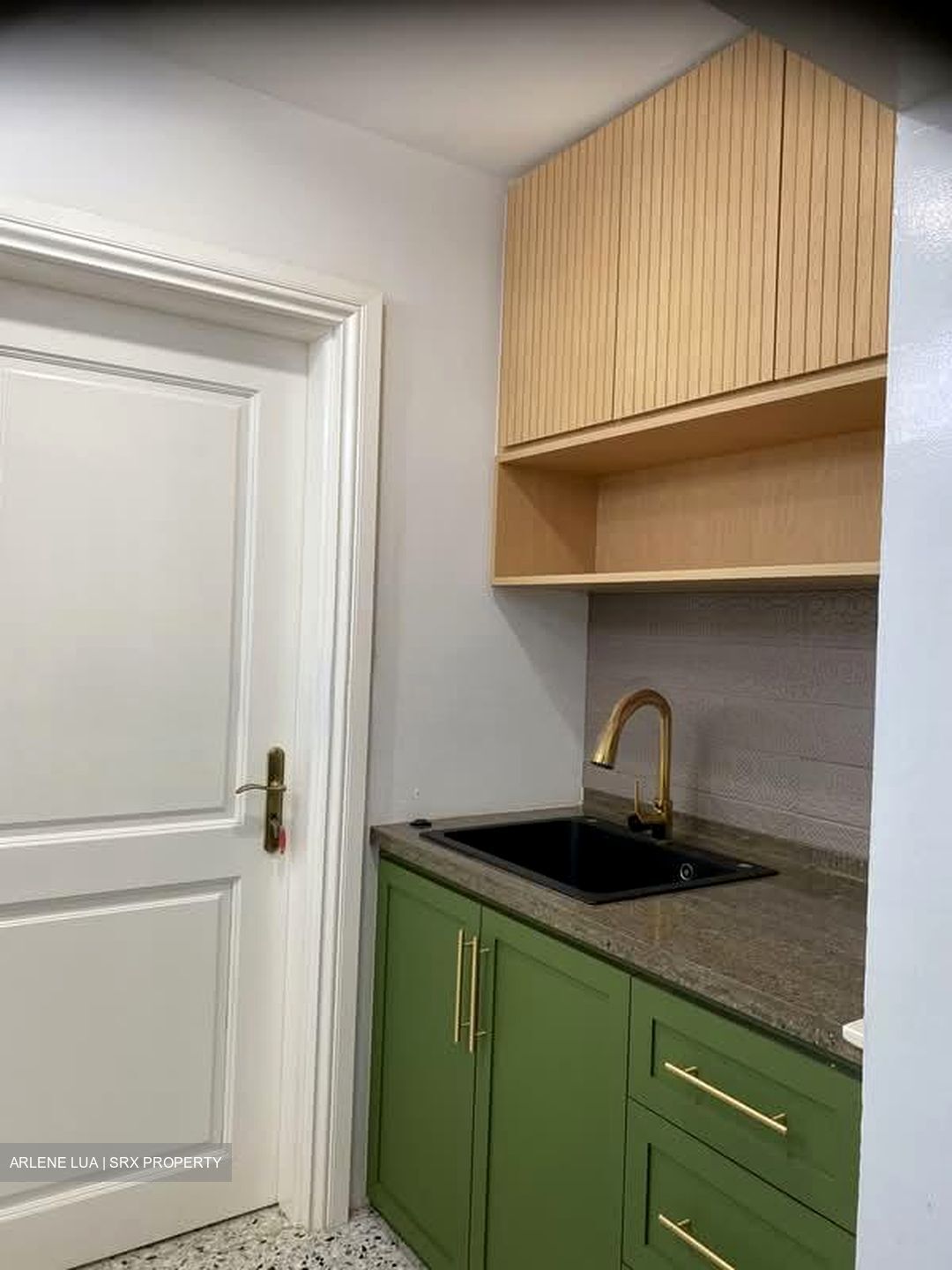Tras Street (D2), Office #566885801